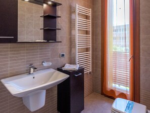 House | Bathroom - Apartment in Albarella Near Sandy Beach (Rosolina)