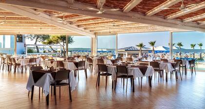 Apartment in Albarella Near Sandy Beach