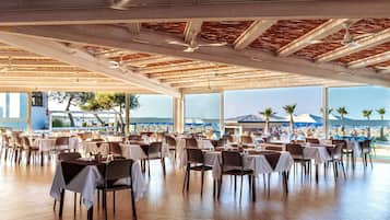 House | Outdoor dining