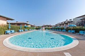 Apartment | Pool | Outdoor pool - Apartment With Pool in Lido Delle Nazioni (Comacchio)