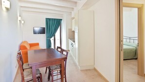 House | Dining