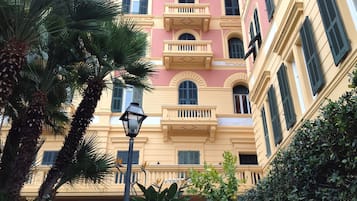 Villa | Exterior