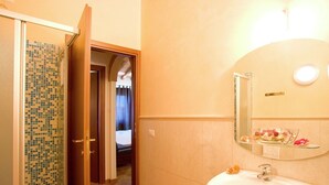 Bathroom - Semi-detached Holiday Home With AC in the South of Tuscany (Capalbio)