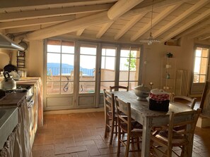 Ferienhaus | Eigene Küche | Kühlschrank, Ofen, Geschirrspüler, Hochstuhl
