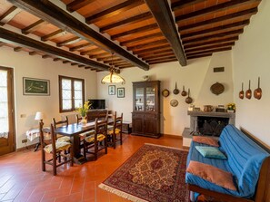 House | Dining - Belvilla by OYO Fattoria Terontola (Cortona)