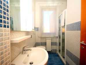 Apartment | Bathroom