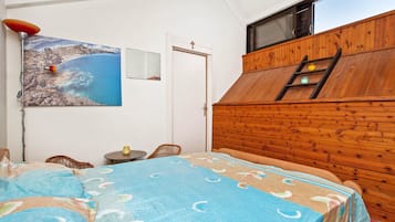 Comfort House | 2 bedrooms, laptop workspace, iron/ironing board, free WiFi