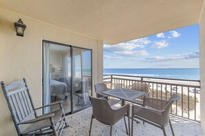 Outdoor dining - Oceanfront-302 -- 3 Bedroom / 2 Bath Condo pet friendly in North Myrtle Beach (North Myrtle Beach)