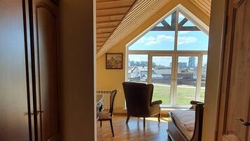 Deluxe Room | Blackout curtains, iron/ironing board, free WiFi, bed sheets