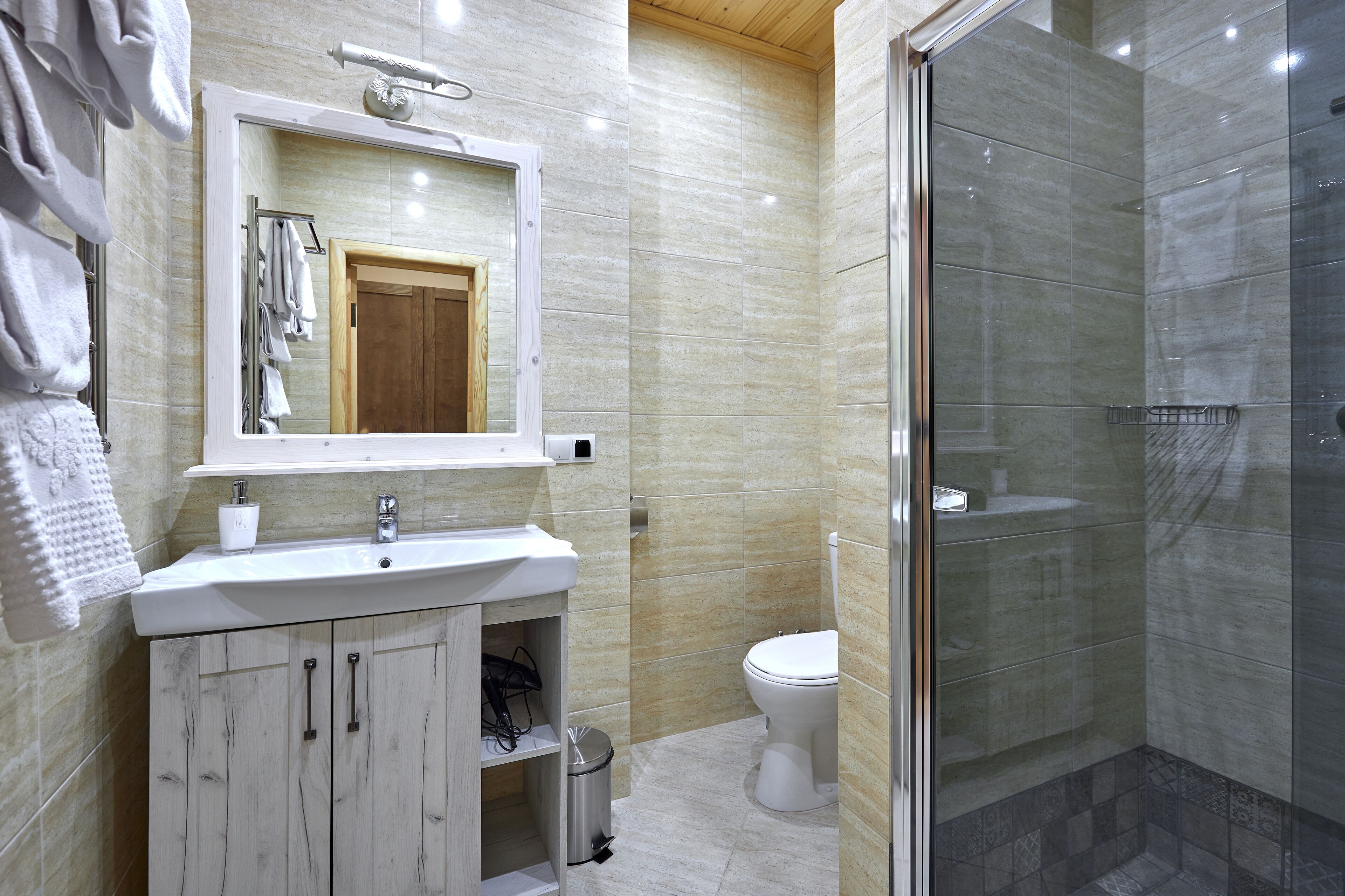 Standard Double or Twin Room (Mansard) | Bathroom | Shower, hair dryer, towels, soap