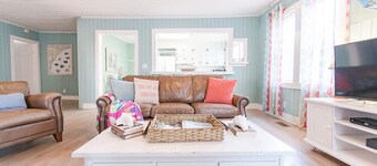 Short Walk To Ocean 4 Bedroom / 2 Bath Pet Friendly Private Home with Pool