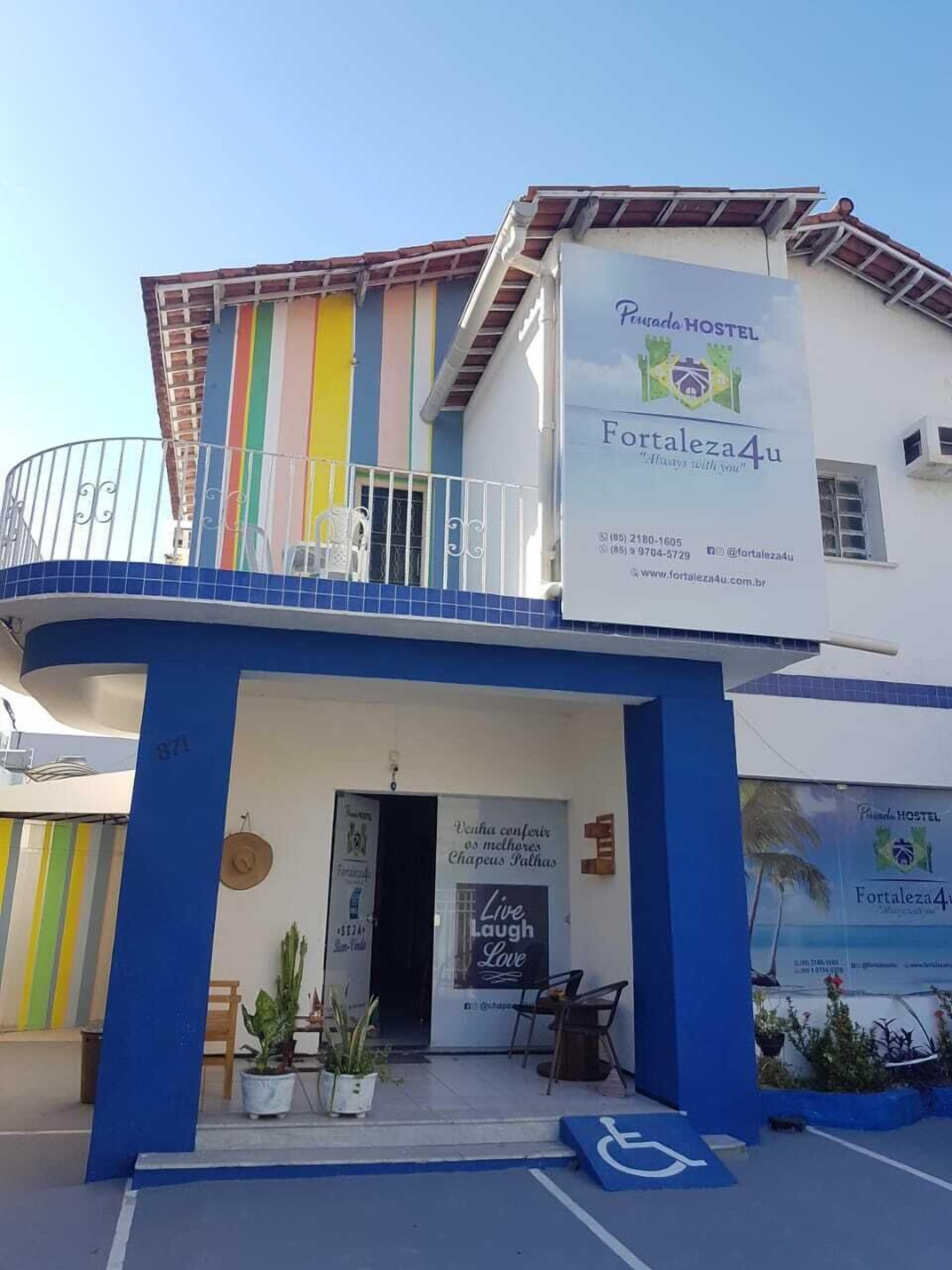 Triple room with private bathroom, Wi-Fi, air and TV.