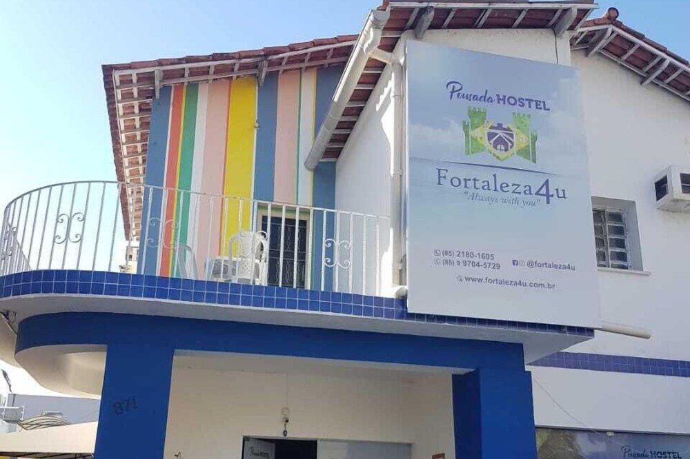 Triple room with private bathroom, Wi-Fi, air and TV.