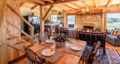 Amish-built cabin, serene and peaceful with pond and private dock for fishing.
