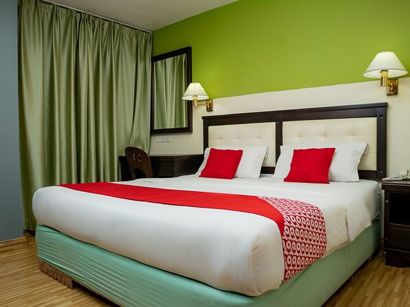 Standard Double Room, 1 King Bed | Desk, free WiFi, bed sheets - Hotel O Mansion Inn (Sibu)
