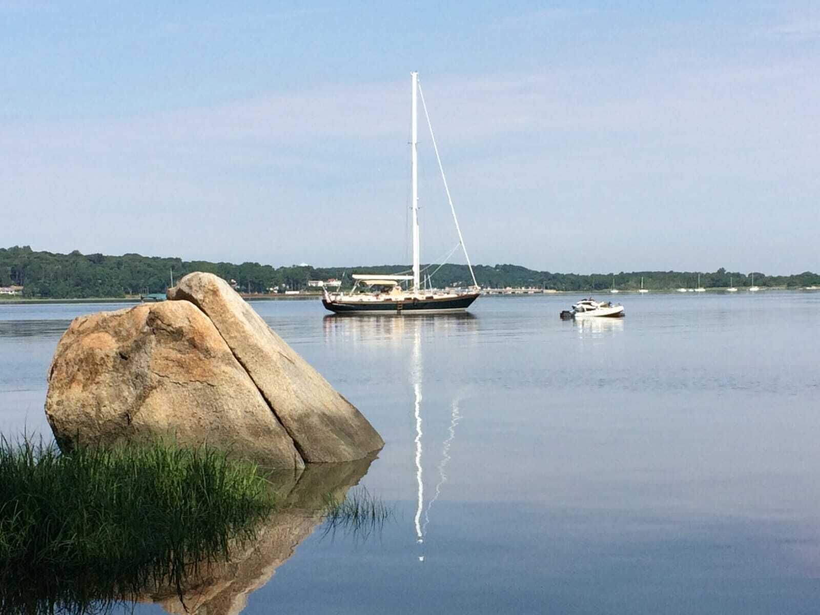 5 Bedroom Beachfront. Quiet Safe Solitude Centre Island Sunsets from everty room