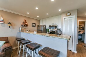 Interior - Get A Wave From It All - Enjoy up to 35% off high season rates for a limited time! (Galveston)