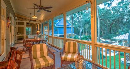 Spacious 5 bed Cottage with Private Pool and Hot Tub, 5 min walk to beach