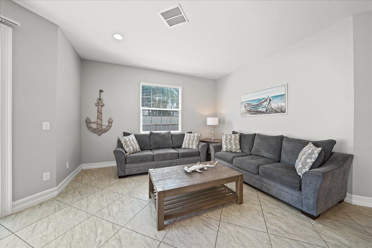 Fortebello Beachside 158 w/PRIVATE POOL