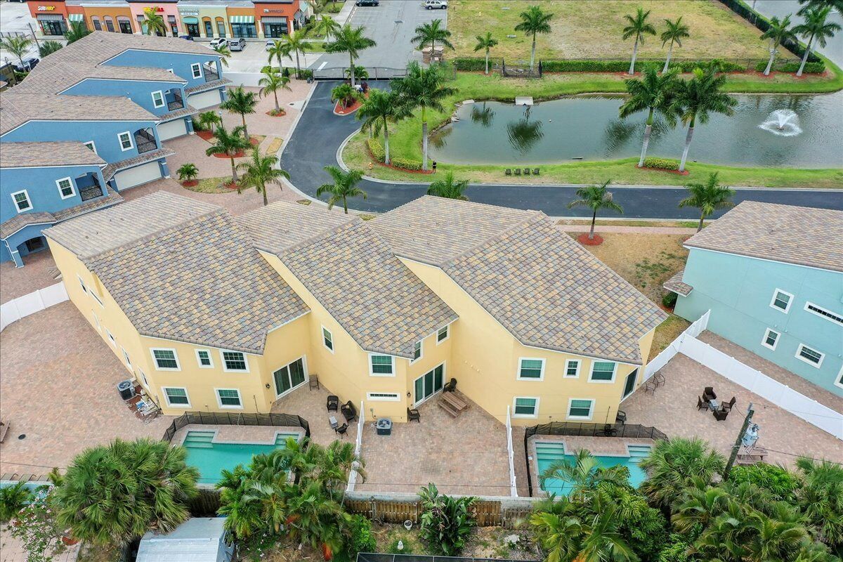 Fortebello Beachside 158 w/PRIVATE POOL