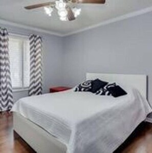 5 bedrooms, iron/ironing board, WiFi, bed sheets