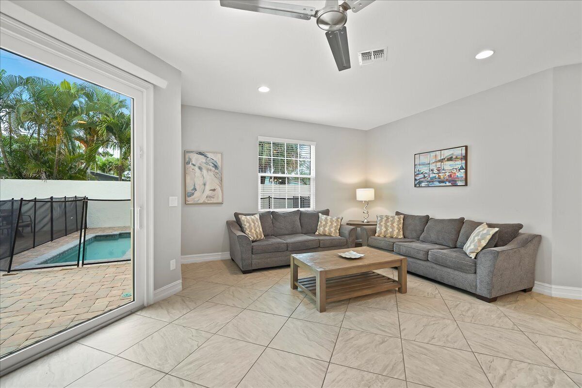 Fortebello Beachside 162 w/PRIVATE POOL