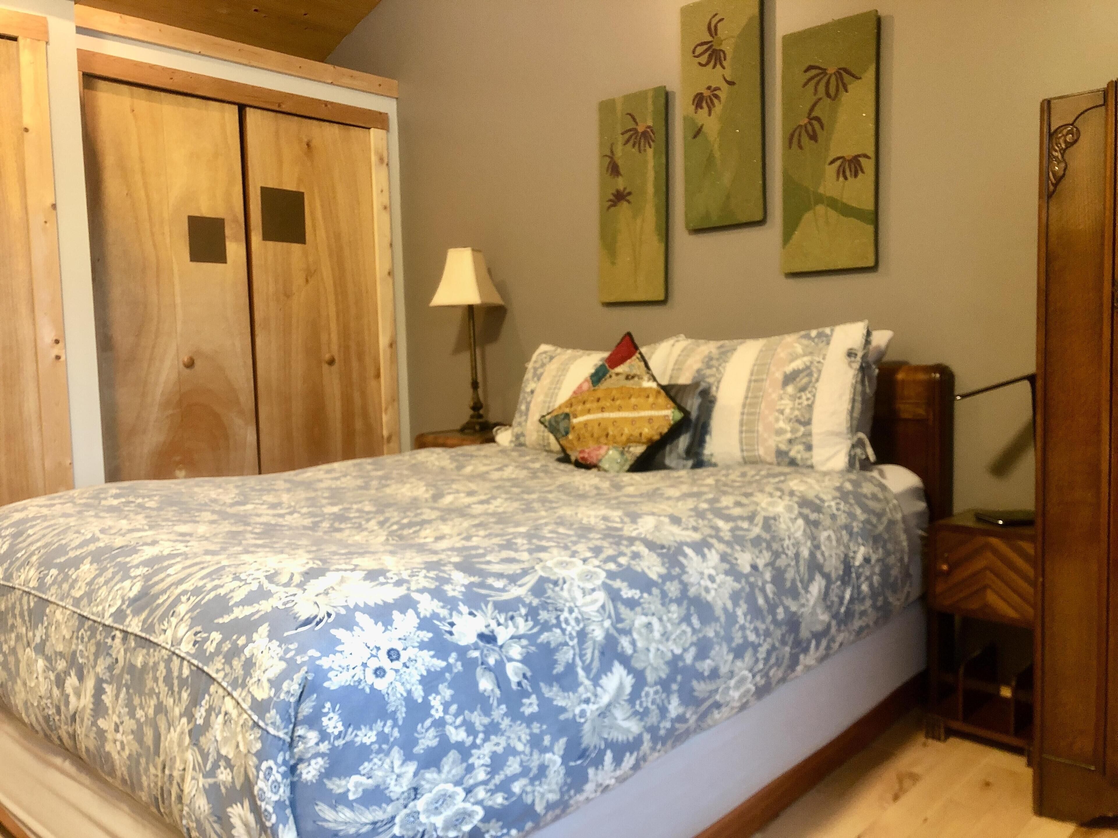 Cozy Log Cabin in Pristine Nature