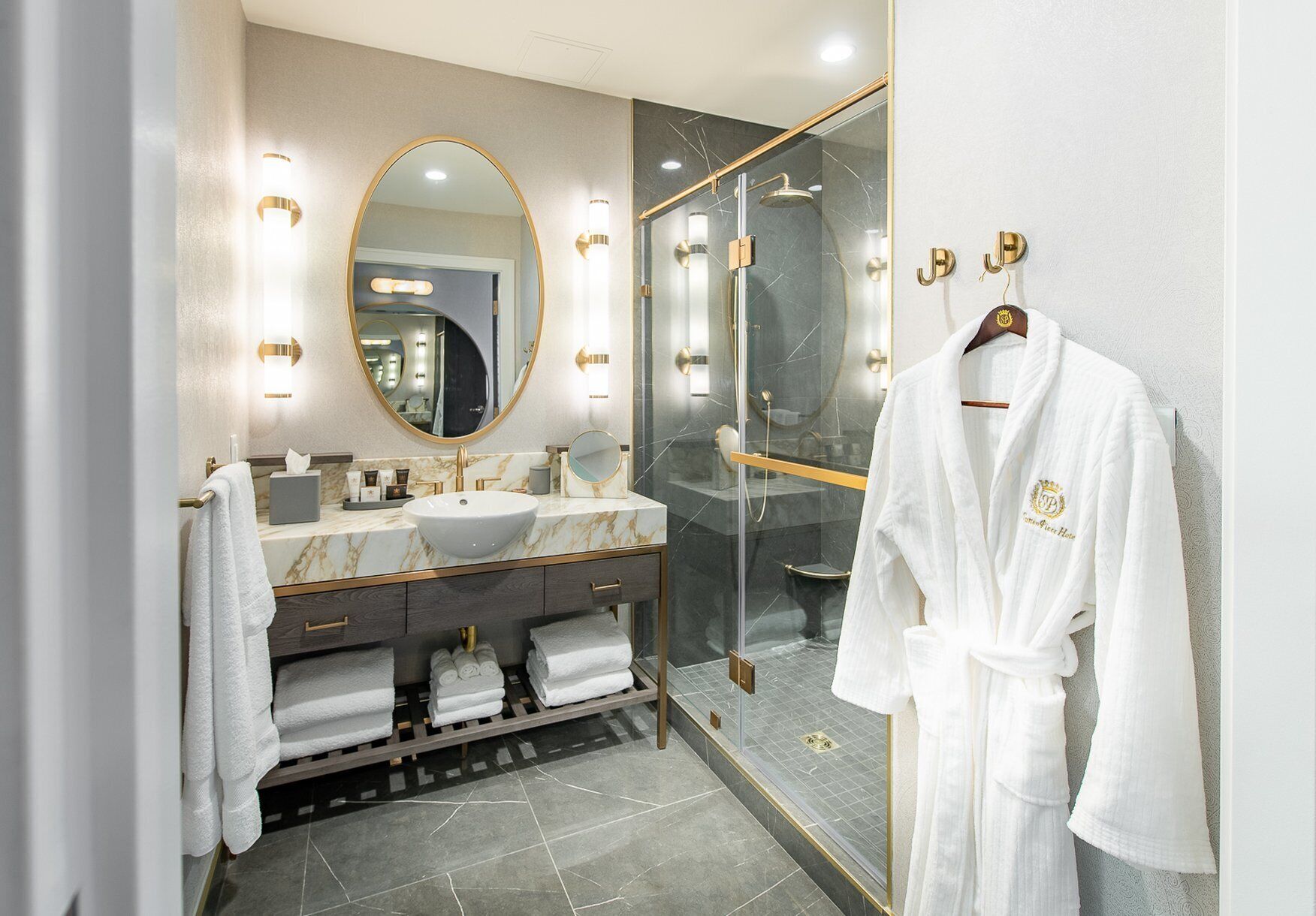 Photo - Hotel Halifax