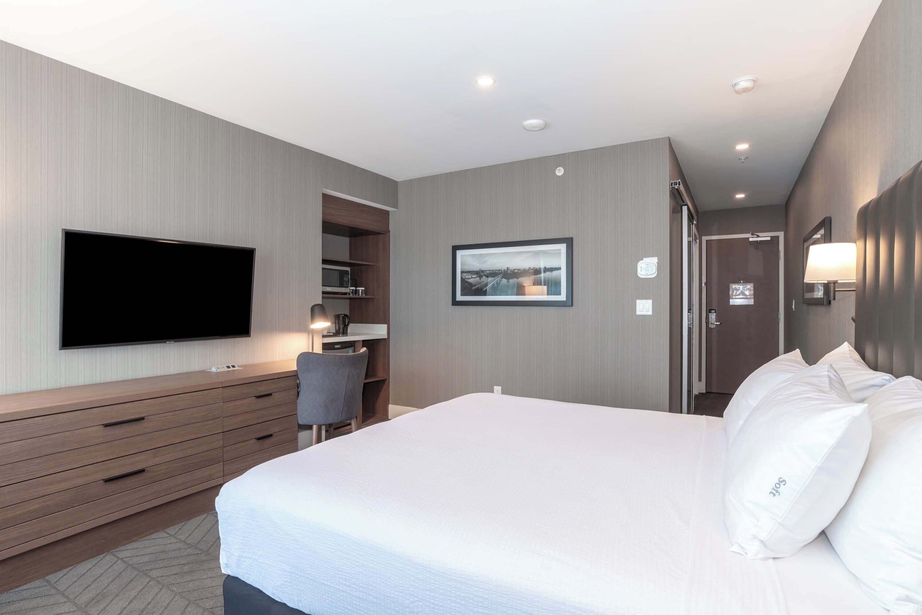 Pillow-top beds, in-room safe, desk, laptop workspace