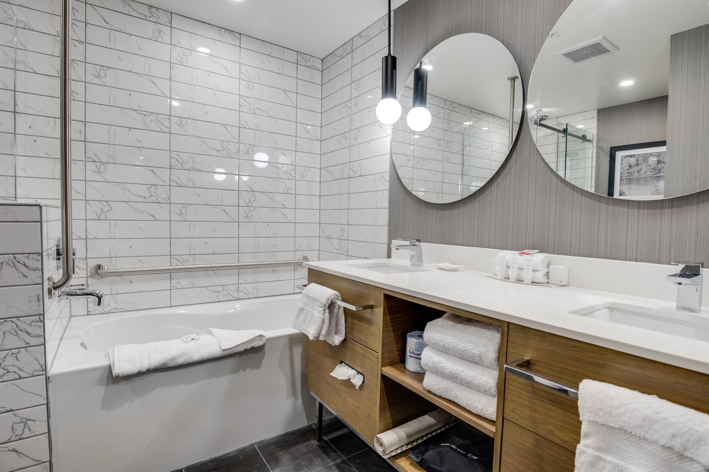 shower, rainfall showerhead, free toiletries, hair dryer