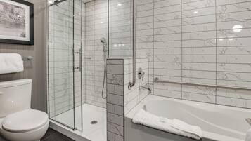 Shower, rainfall showerhead, free toiletries, hair dryer