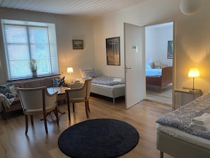 Familjerum - 2 sovrum - eget badrum | Individuell inredning, unika möbler och sängkläder