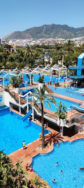 Outdoor pool - NEW Aparthotel BENALBEACH.  FREE WIFI and SEA VIEWS. (Benalmádena)