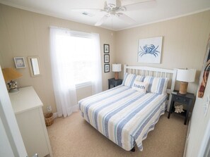 3 slaapkamers, een strijkplank/strijkijzer, wifi, beddengoed