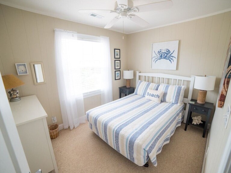 The Tipsy Pelican- The Best Place To Relax! Books Saturday To Saturday. - Outer Banks, NC