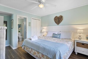 2 bedrooms, iron/ironing board, free WiFi, bed sheets - HHI Tide 21: Family Friendly, 4 Min Walk to Beach/Pool, Beach Equipment Provided (Hilton Head Island)