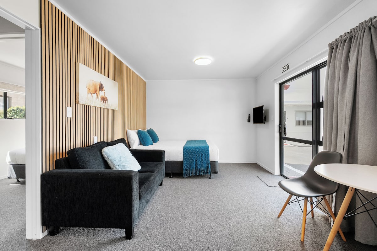 Family Suite | Living area