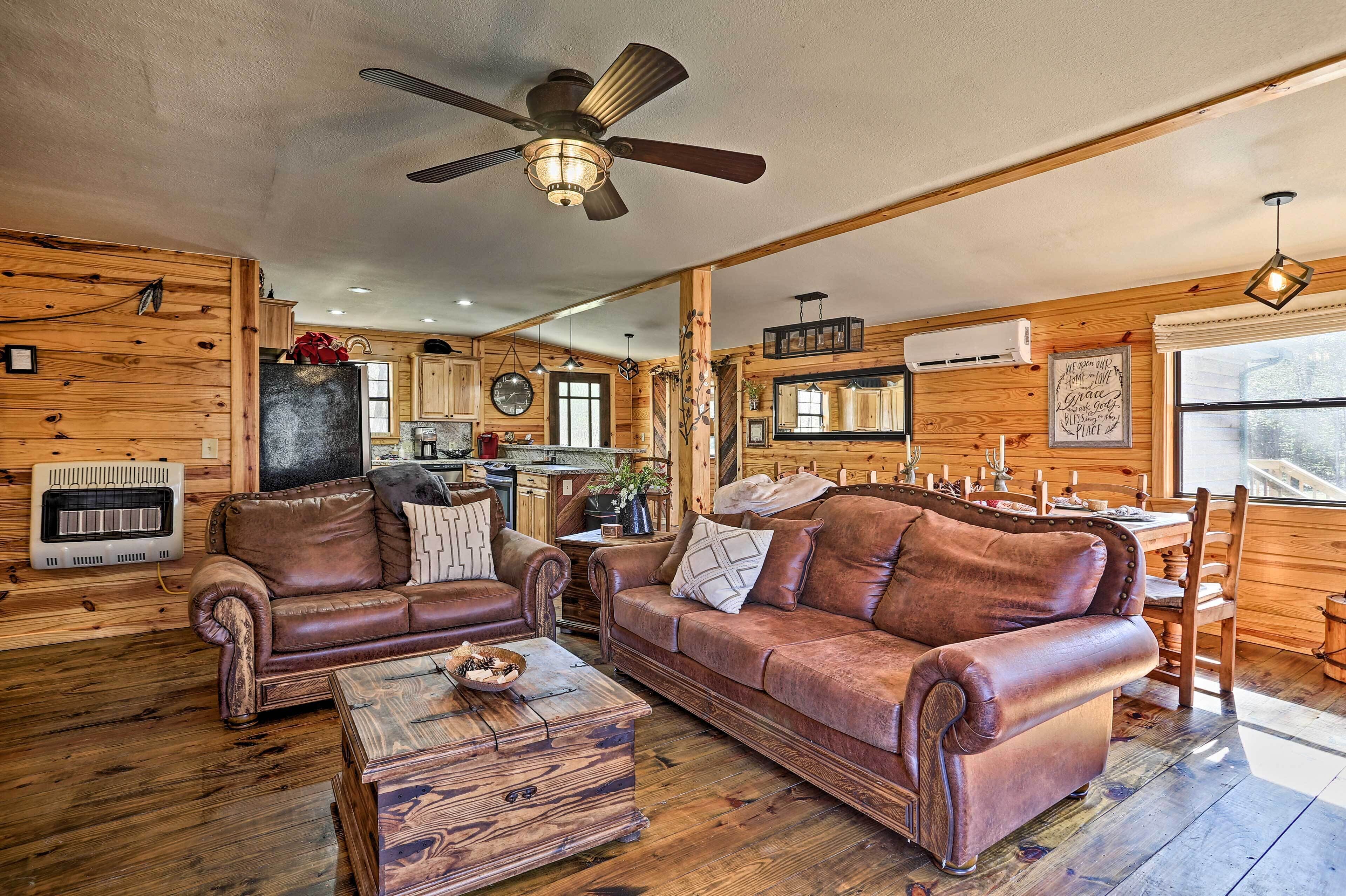 Serene Cabins w/ Decks & 8 Acres on Kiamichi River