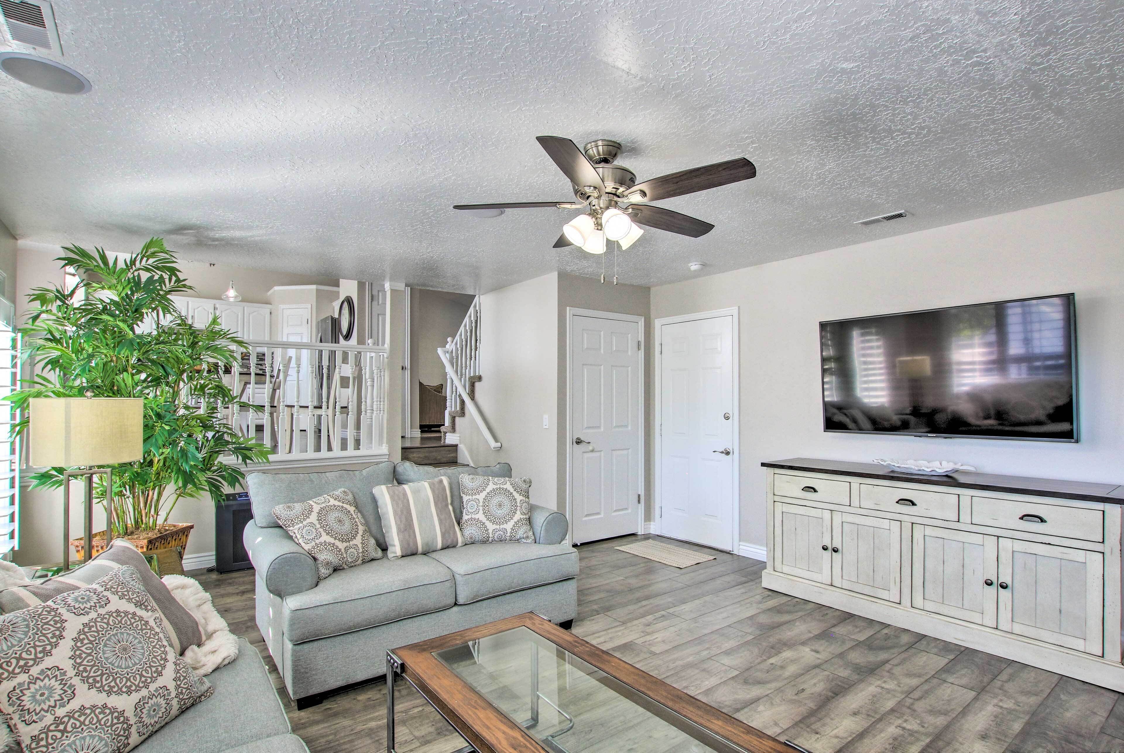 4BR Home Near HAFB, Restaurants, & Snowbasin!