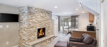 Beautiful Lakefront Home on Crystal Clear, Private, Full Recreation Lake 