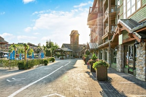 Shopping mall