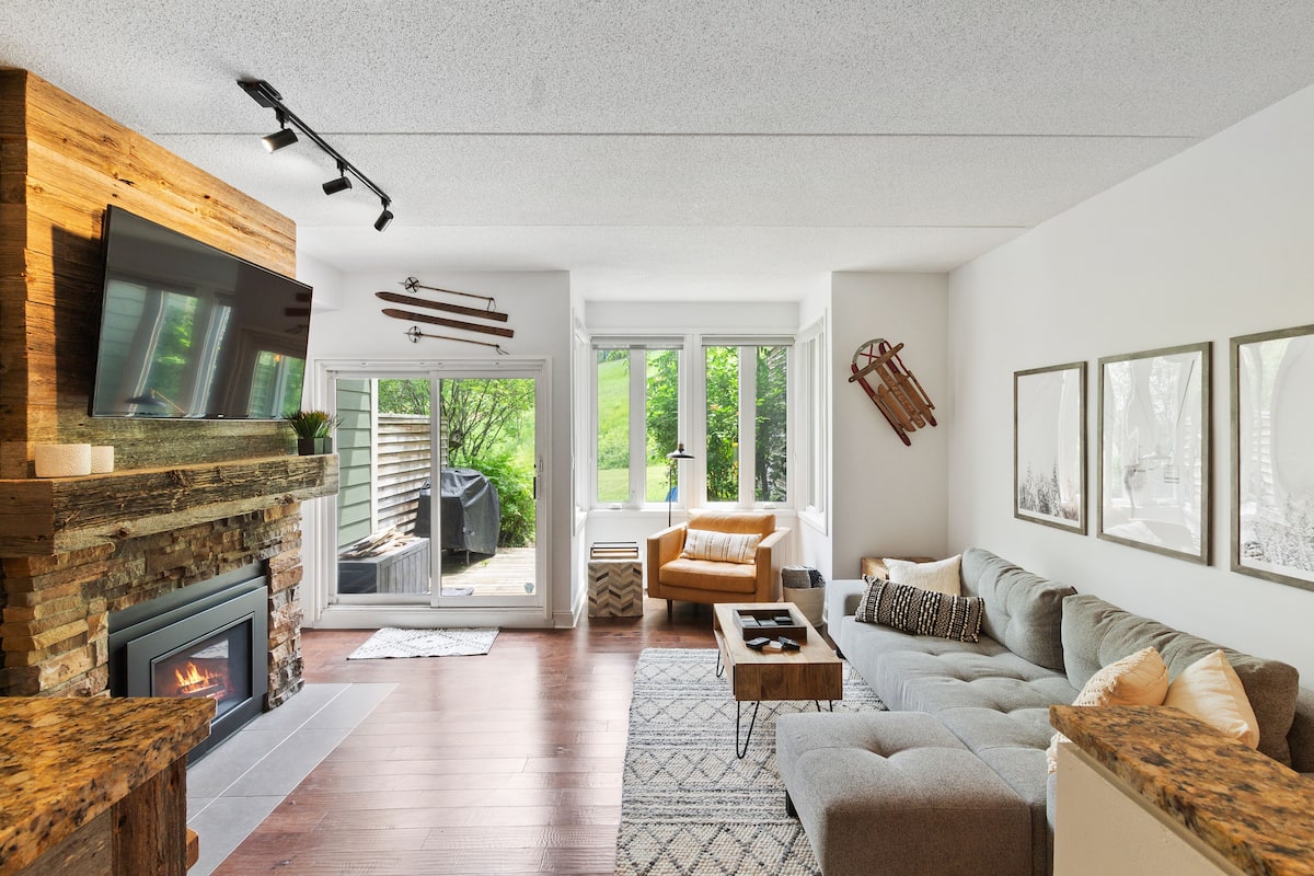 Exclusive Condo, 2 Bedrooms (116 Chateau Ridge - No Pets Allowed) | 2 bedrooms, individually decorated, individually furnished, desk
