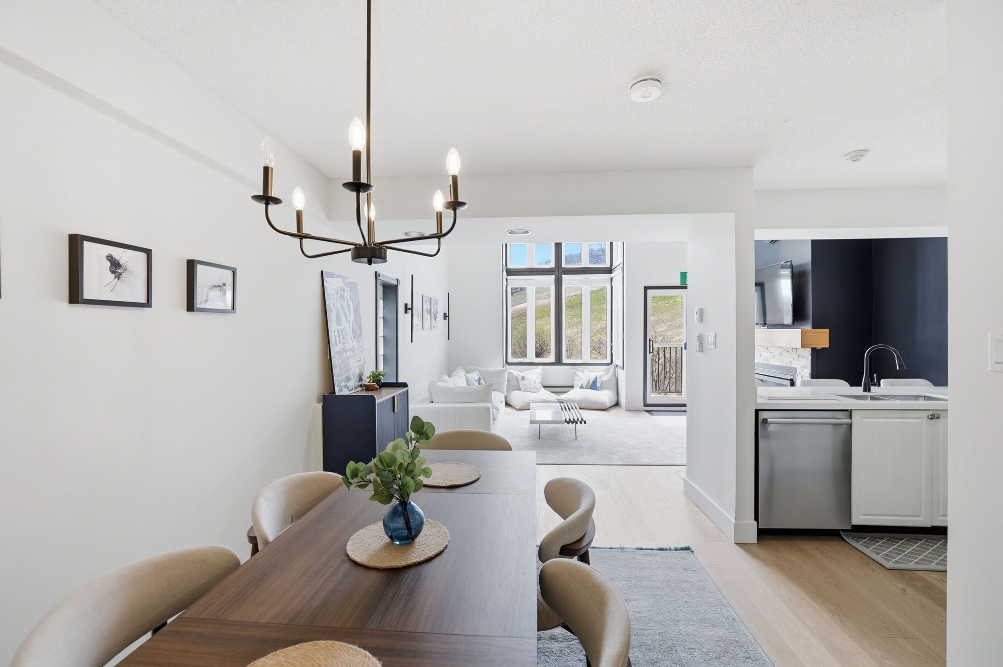 Comfort Condo, 2 Bedrooms (215 Chateau Ridge - No Pets Allowed) | Private kitchen | Coffee/tea maker, full-sized fridge, microwave, oven
