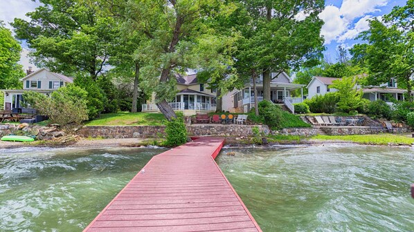 Exterior - Twilight Cove: "Beautiful Sunset Views on Canandaigua Lake!" (Canandaigua)