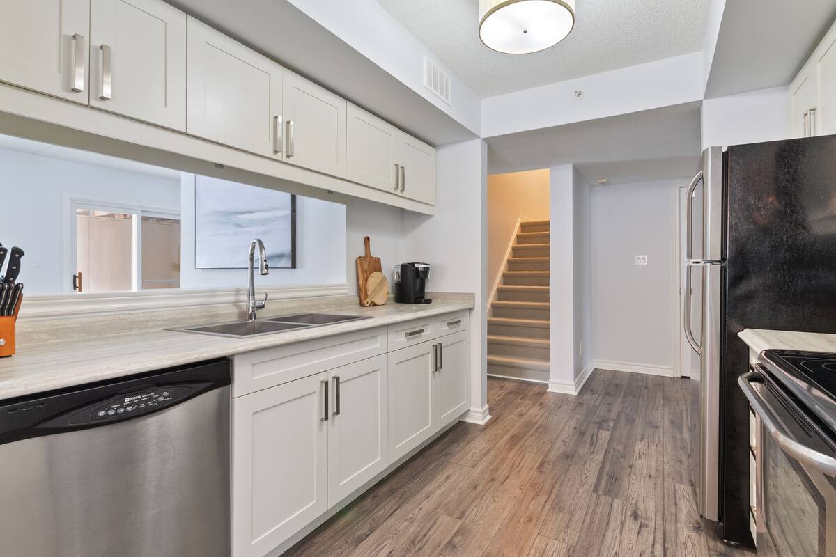 luxury condo, 3 bedrooms (118 mountain walk - no pets allowed) | private kitchen | full-sized fridge, microwave, oven, stovetop