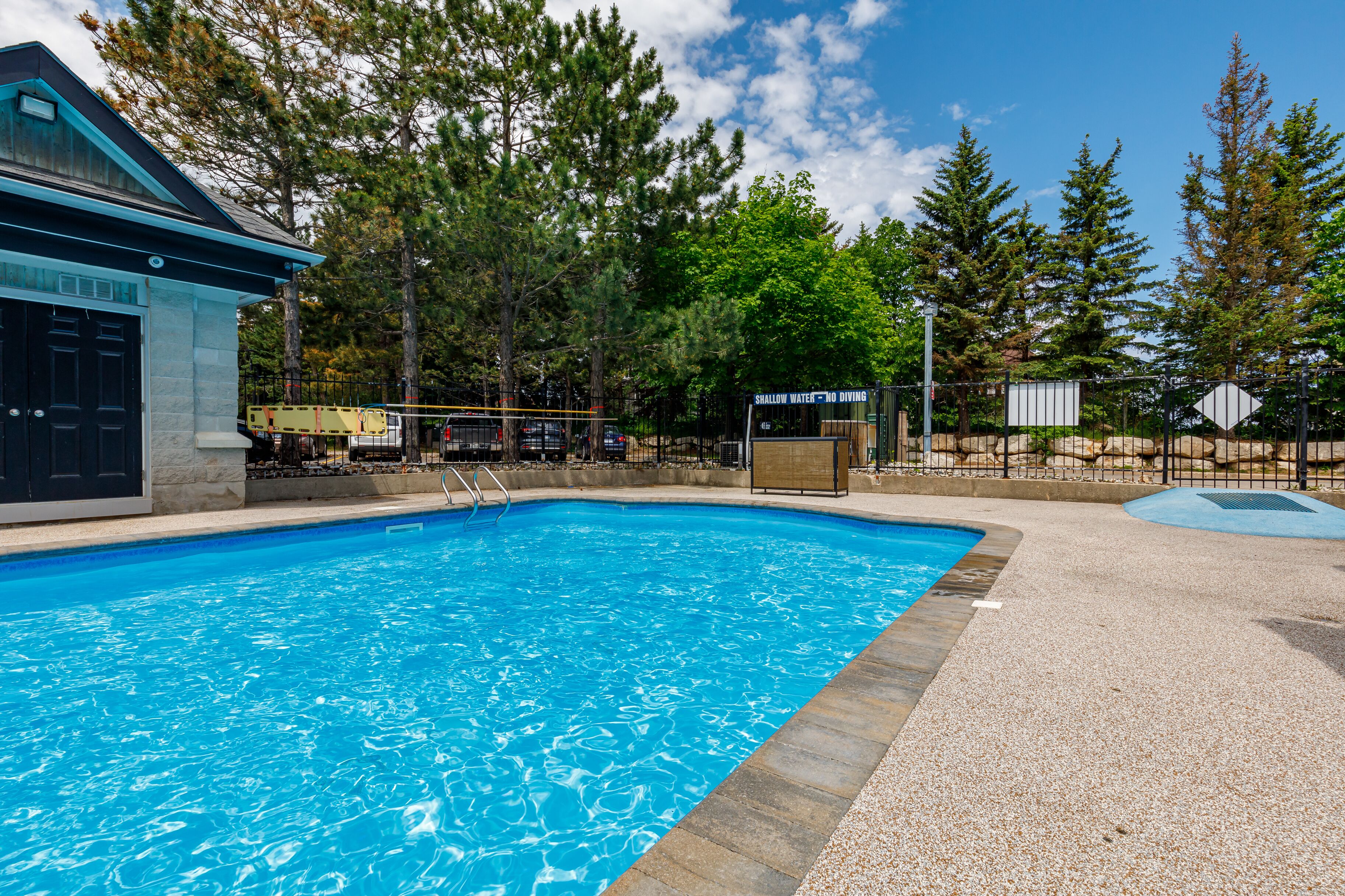 Outdoor pool, open 9:00 AM to 9:00 PM, sun loungers