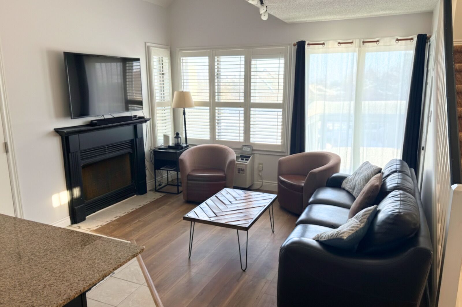 Comfort Loft (809 NC - No Pets Allowed) | Living area