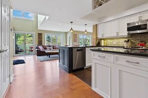 Deluxe Condo, 3 Bedrooms (204 Sierra Lane - No Pets Allowed) | Private kitchen | Full-size fridge, microwave, oven, stovetop