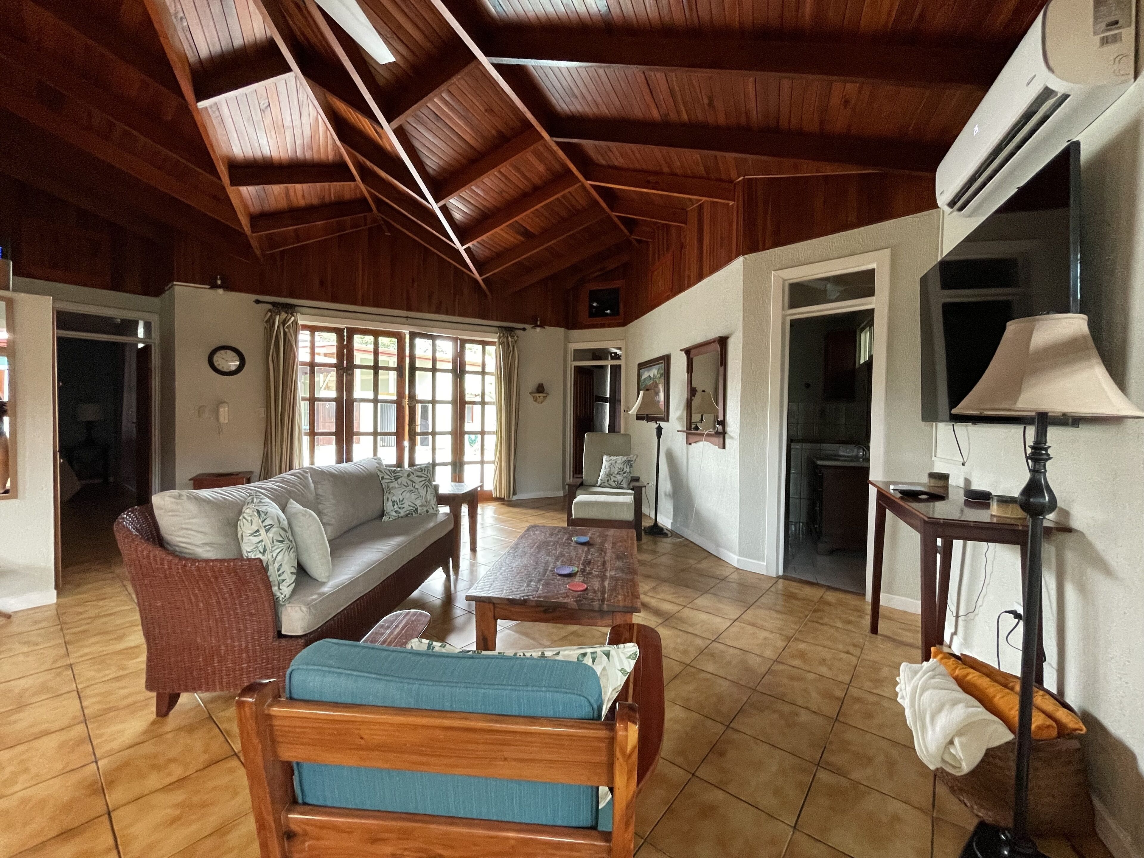 Gorgeous Luxury Beach Home Casa Keenan