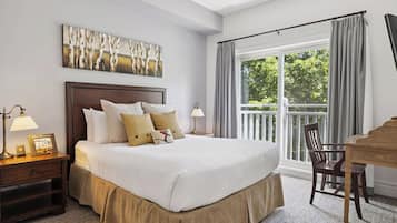 Comfort Townhome, 4 Bedrooms (241 Snowbridge - Pet Friendly) | 3 bedrooms, individually decorated, individually furnished, free WiFi